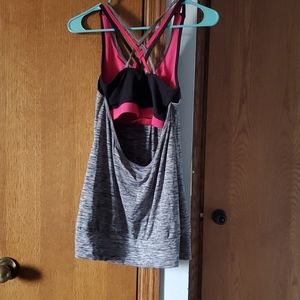 Workout tank w/ built in bra